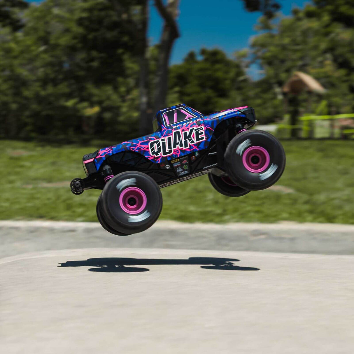ARRMA 1/16 QUAKE GROM 4X4 RTR Brushed Monster Truck inkl. Akku & Ladegerät Lila