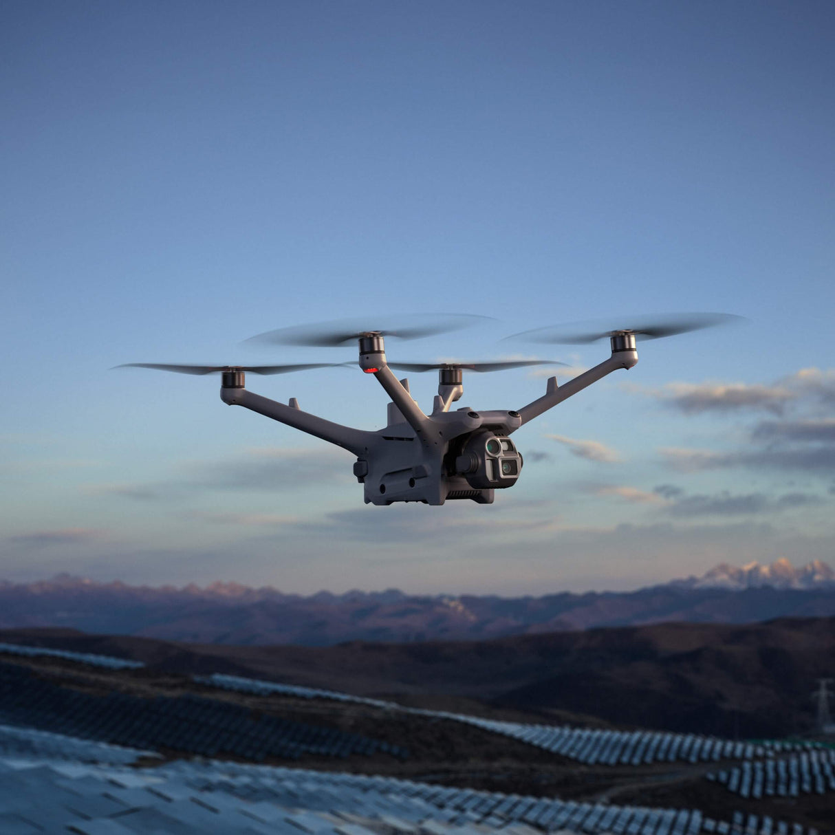 DJI Matrice 4TD Ansicht in Flug