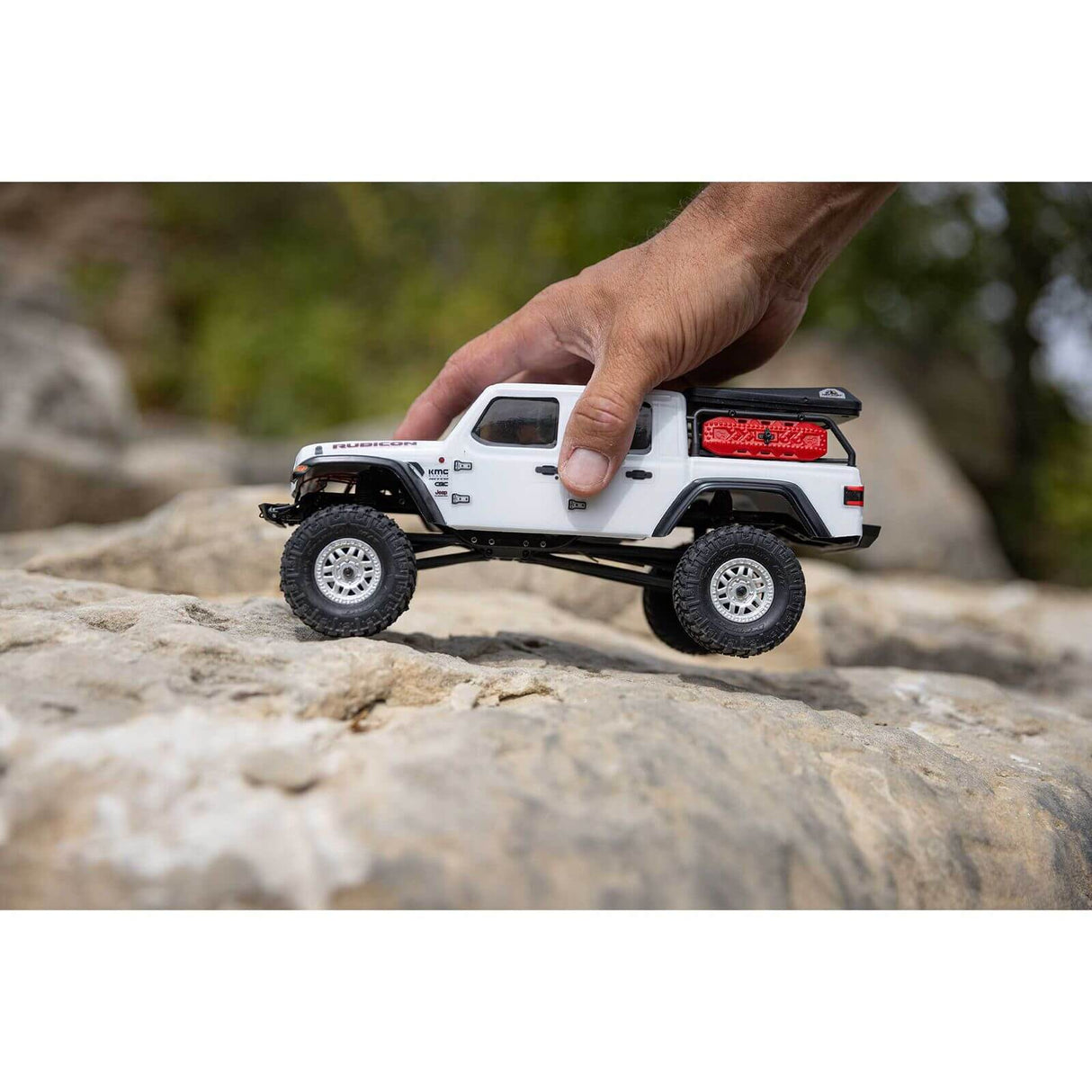 Axial 1/24 SCX24 Jeep JT Gladiator RTR Brushed Rock Crawler Weiß