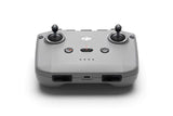 DJI RC-N3 Fernsteuerung mit montierten Steuerknüppeln